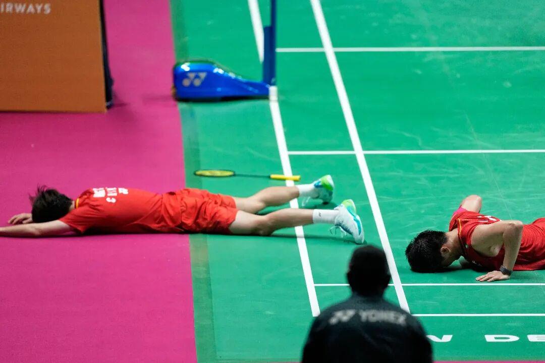 兑现五年之约，含梗量最高的世界冠军诞生（封面配图）